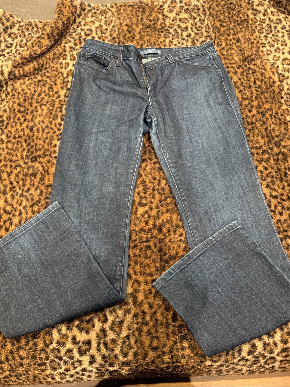 Levi's Women's Flare Jeans in Dark Gray Wash